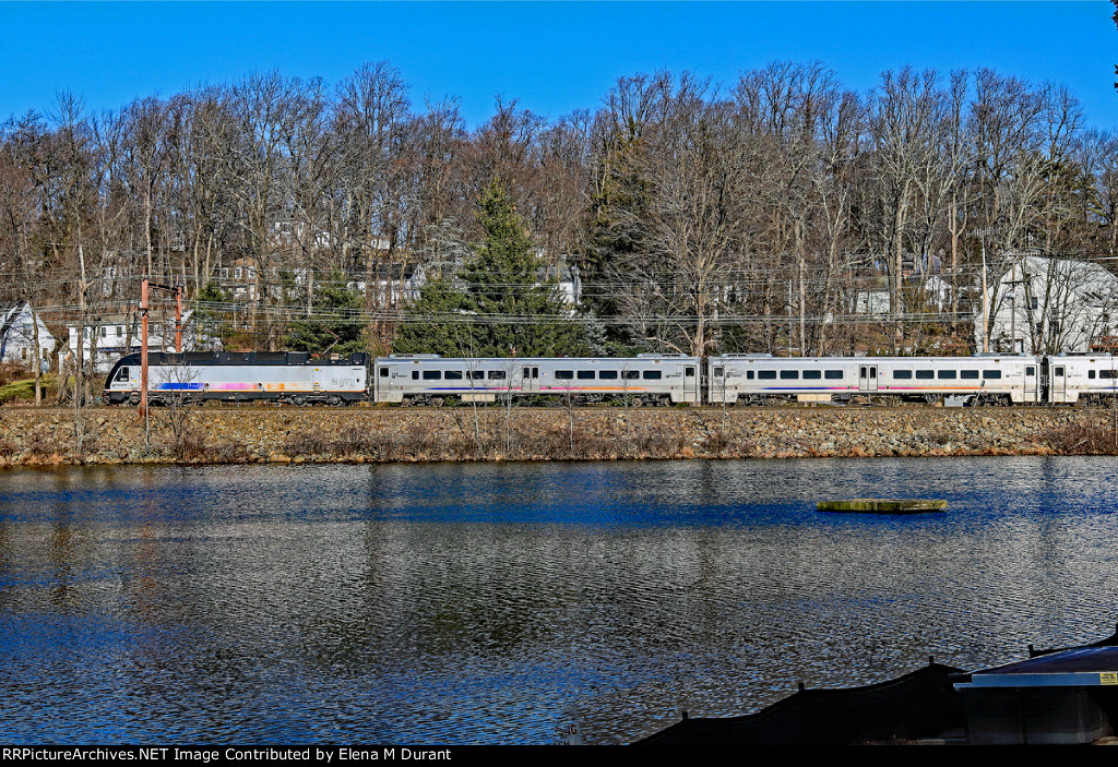 NJT 4524 on 6237